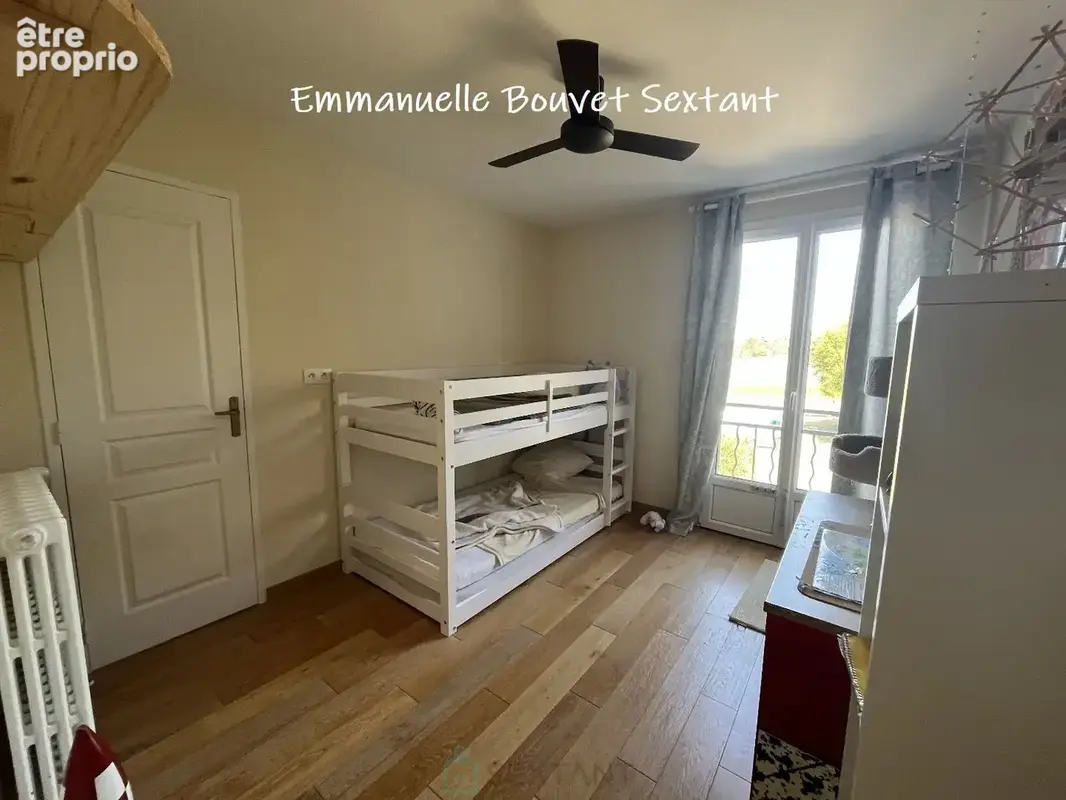 BERGERAC, jolie maison périgourdine, 202 m², 6 chambres, vie possible de plain-pied, piscine, garage, beau terrain arboré et clo - photo 17