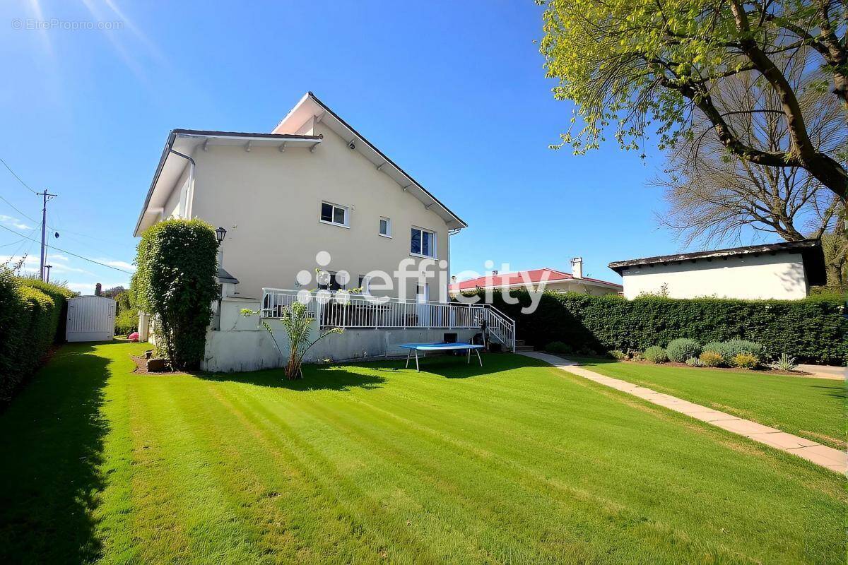 Maison à MARTIGNAS-SUR-JALLE