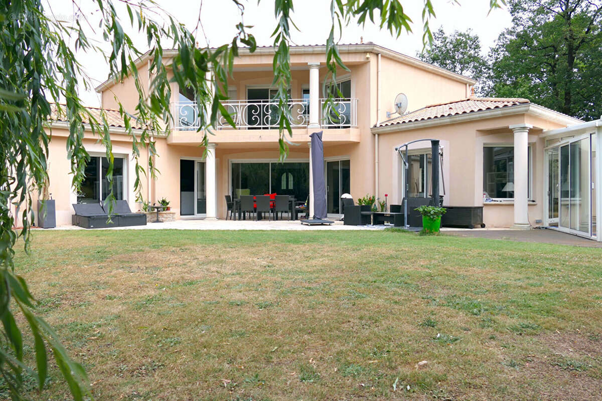 Propriété de 196 m2 - 4 Chambres - Piscine - Les Sorinieres - photo 14