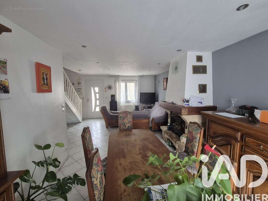 Photo 3 - Maison à SAINT-JEAN-LES-DEUX-JUMEAUX