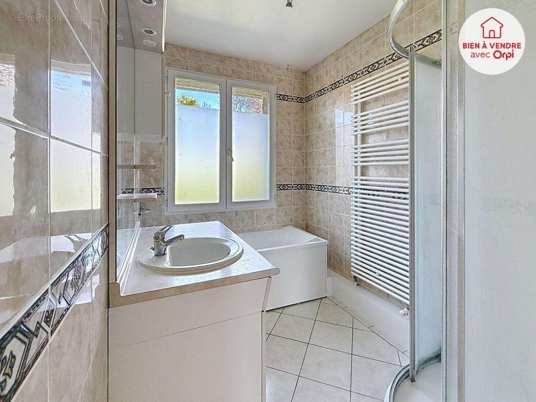 Maison à OINVILLE-SUR-MONTCIENT