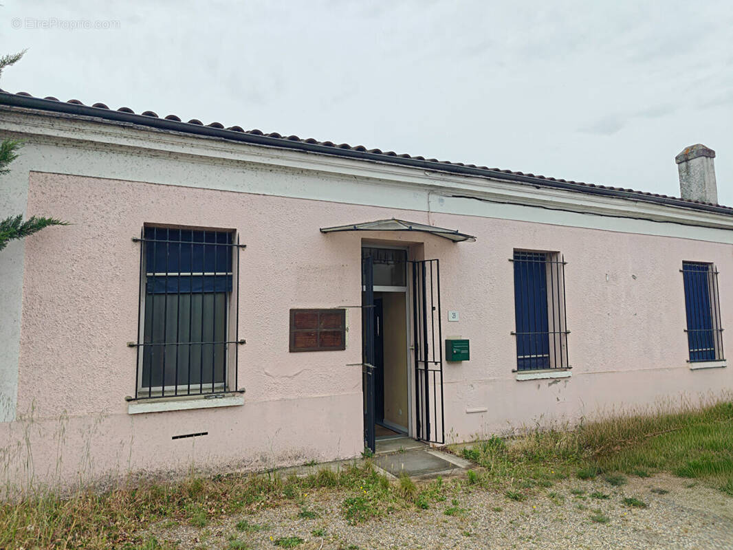 Commerce à VILLENAVE-D'ORNON