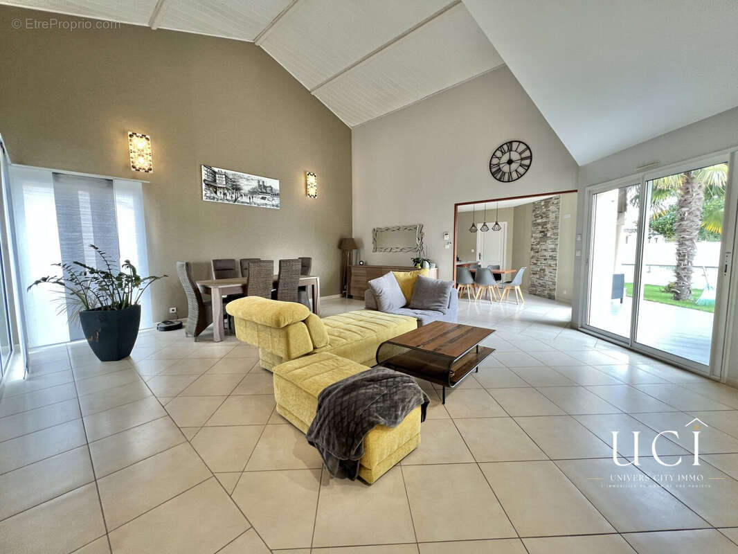 Maison 168 m² à Geneston  - photo 4