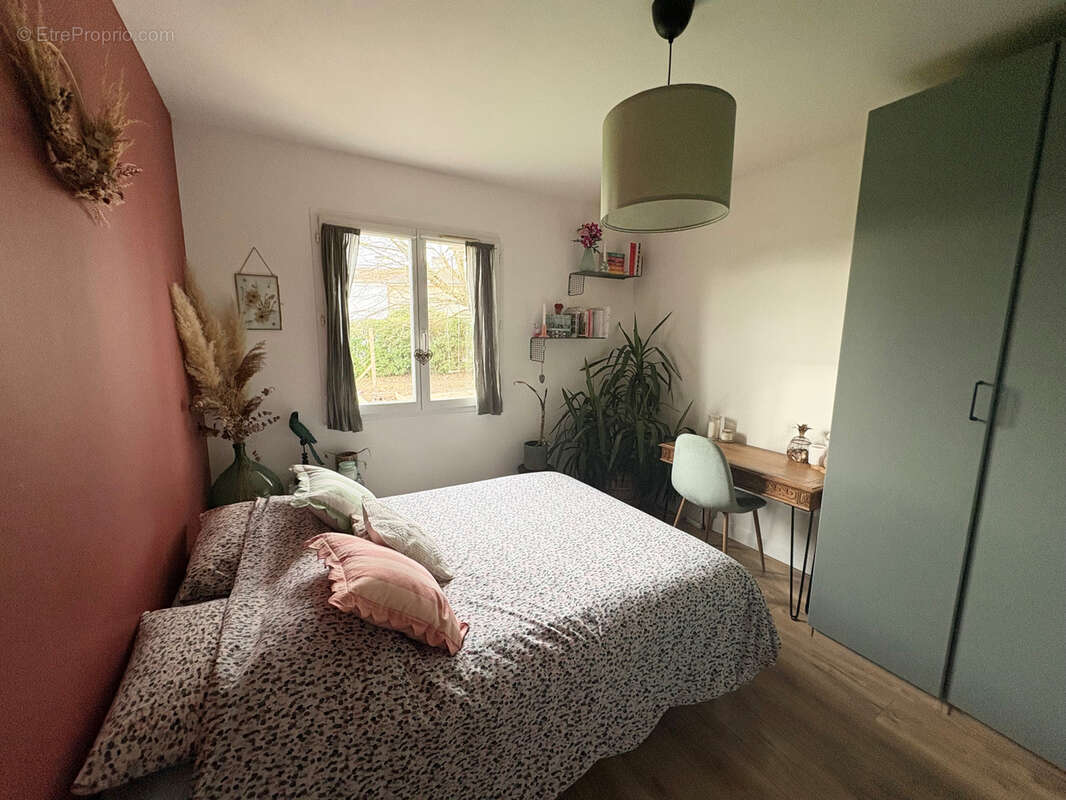 Maison à SAINT-PAUL-DE-VARAX