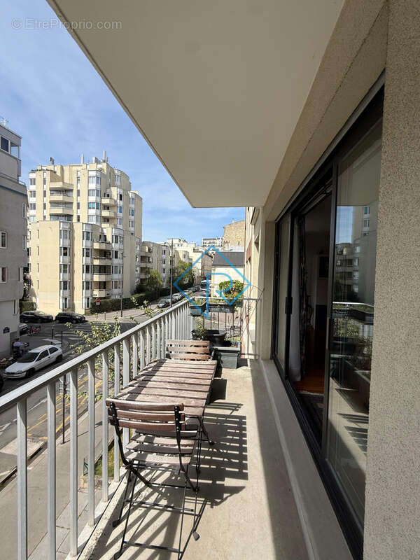 Appartement à PARIS-11E