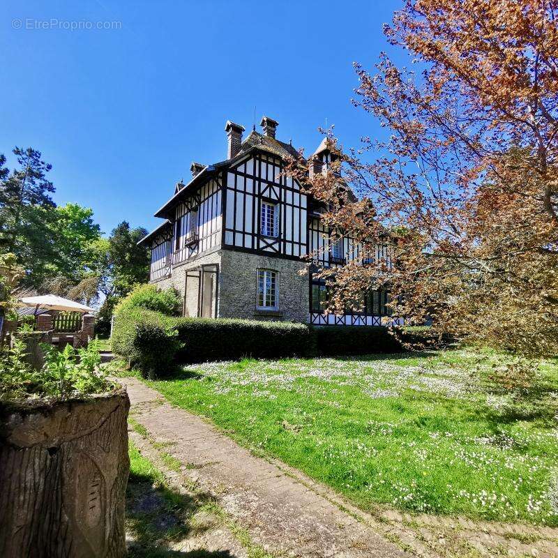 Maison à CUY-SAINT-FIACRE