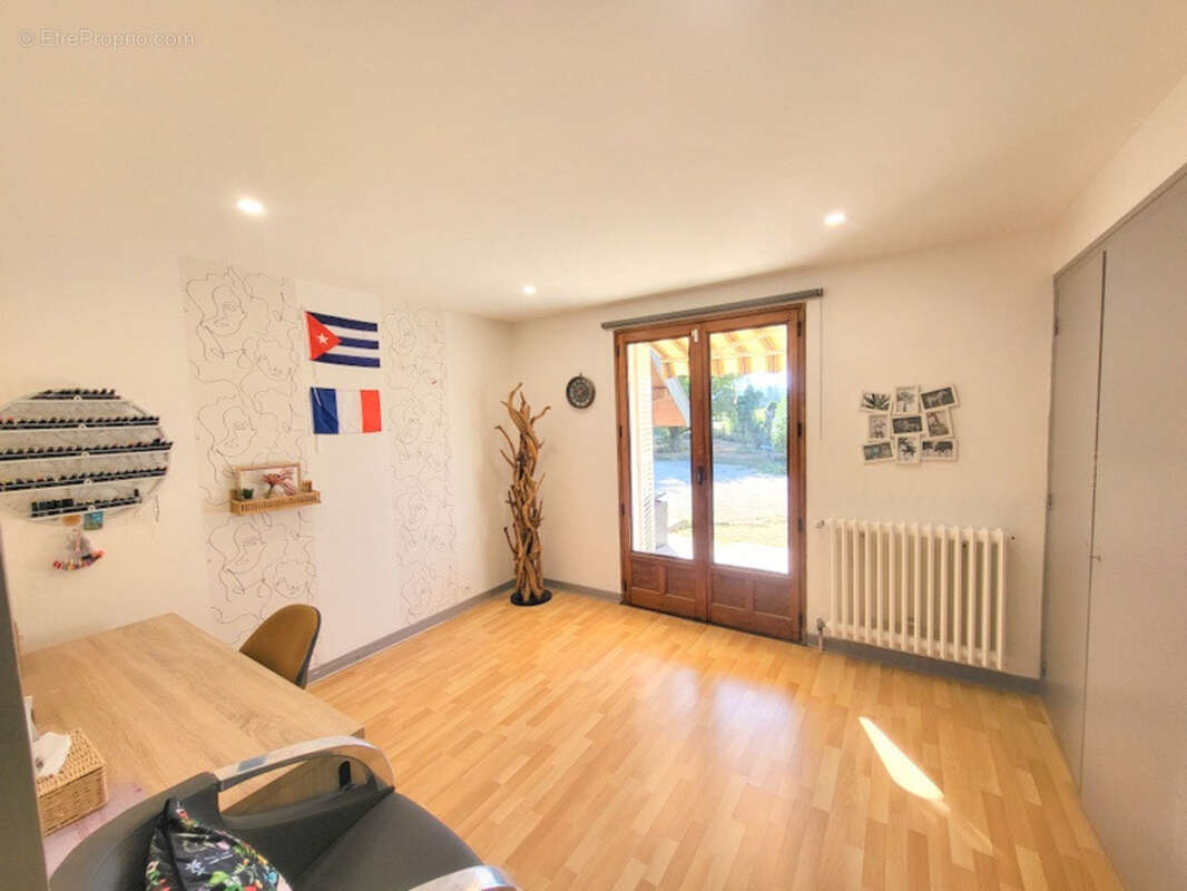 Propriete à vendre 5 pièces proche de BOURG EN BRESSE (01) - photo 7