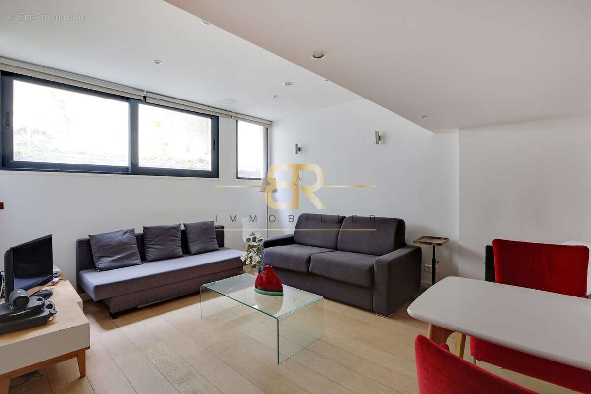 Appartement à PARIS-3E