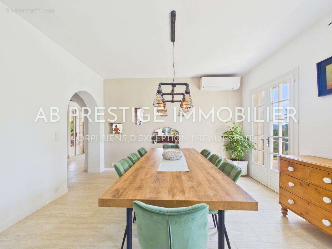 Propriété de charme - calme absolu - domaine rénové - piscine d'exception - idéal grande famille ou projets de chambres d'hôtes  - photo 19