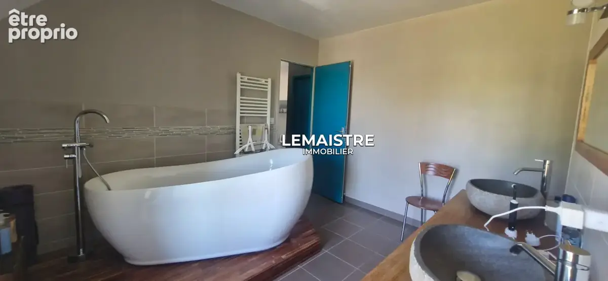 Maison contemporaine à vendre - À 12 min d'Yvetot - 225 m² - 4 chambres - Terrasse de 50 m² et garage - photo 15