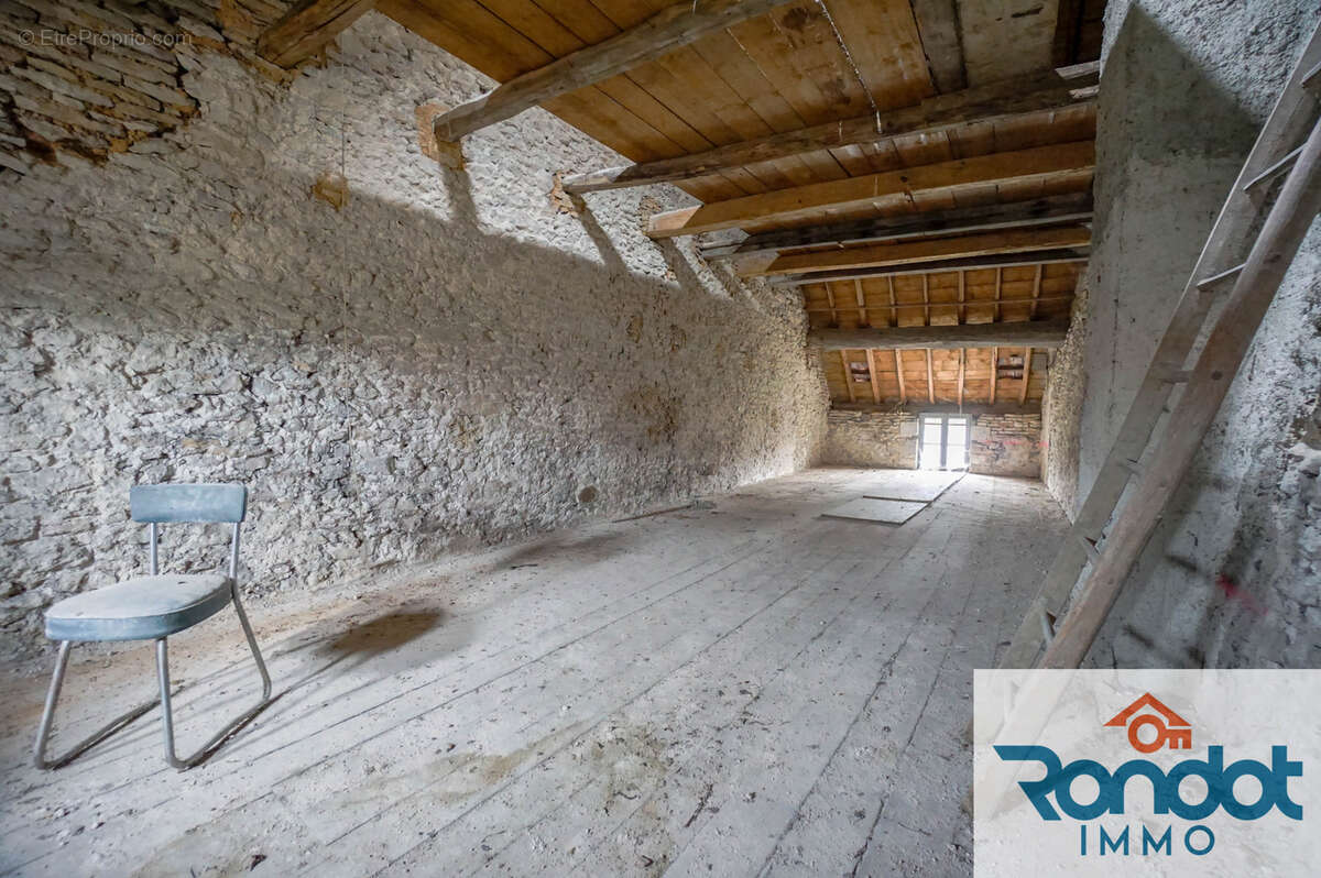 Maison à TIL-CHATEL