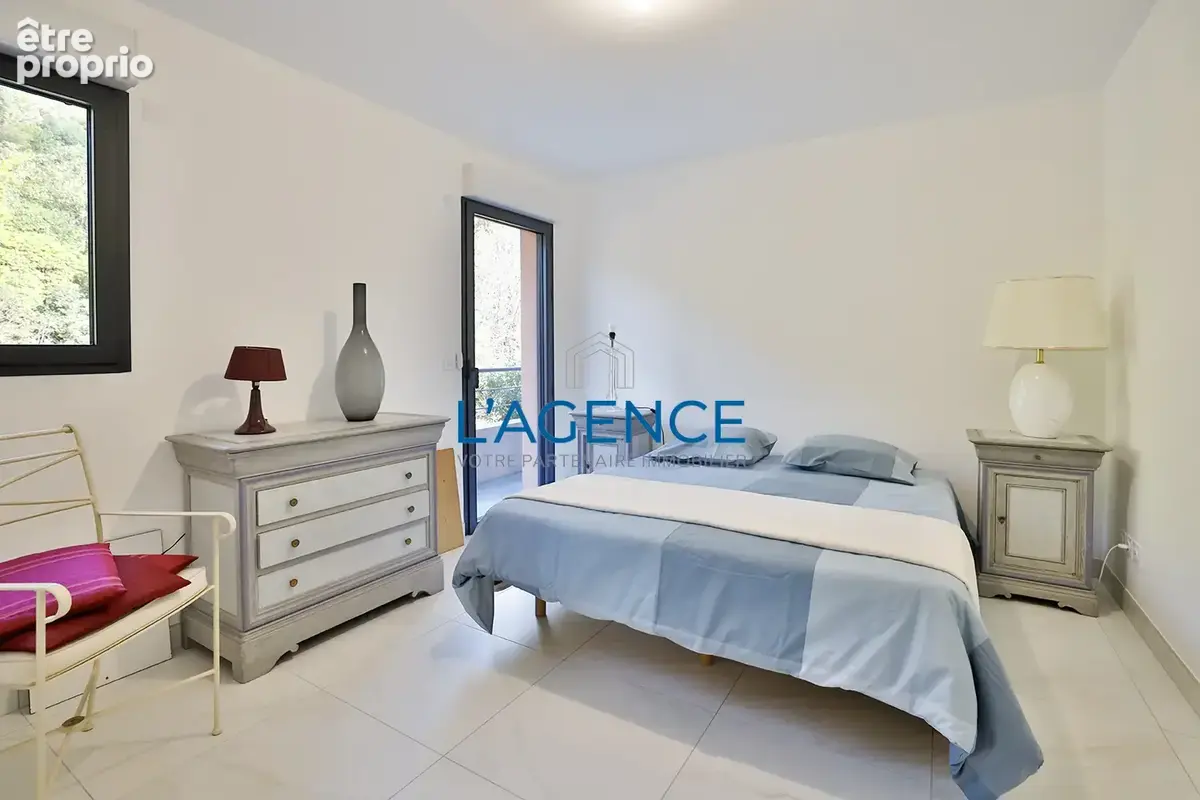 Appartement 4 pièces de 110m2 avec terrasse de 33m2 et garage double - photo 9