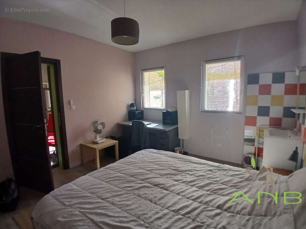 Maison 202 m² à L'isle-D'espagnac  - photo 5