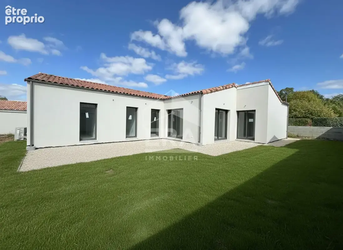 Maison  de plain-pied - 4 chambres - Disponible prochainement! - photo 2