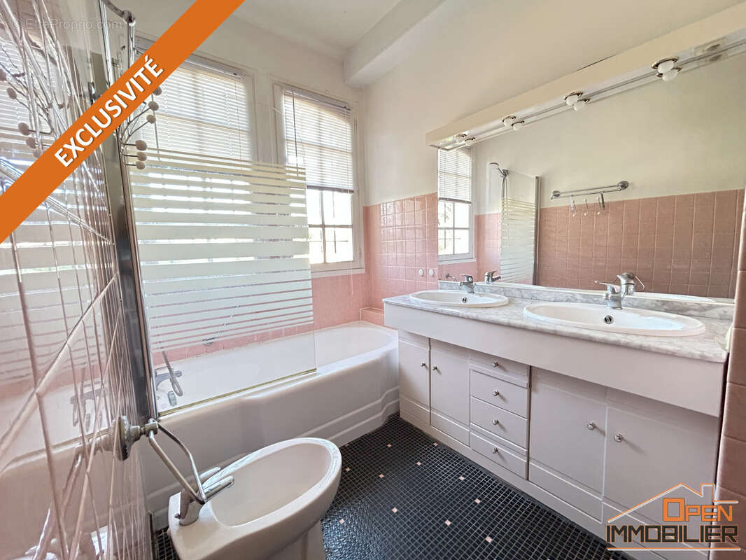 Maison à SAINT-JULIEN-DE-LAMPON