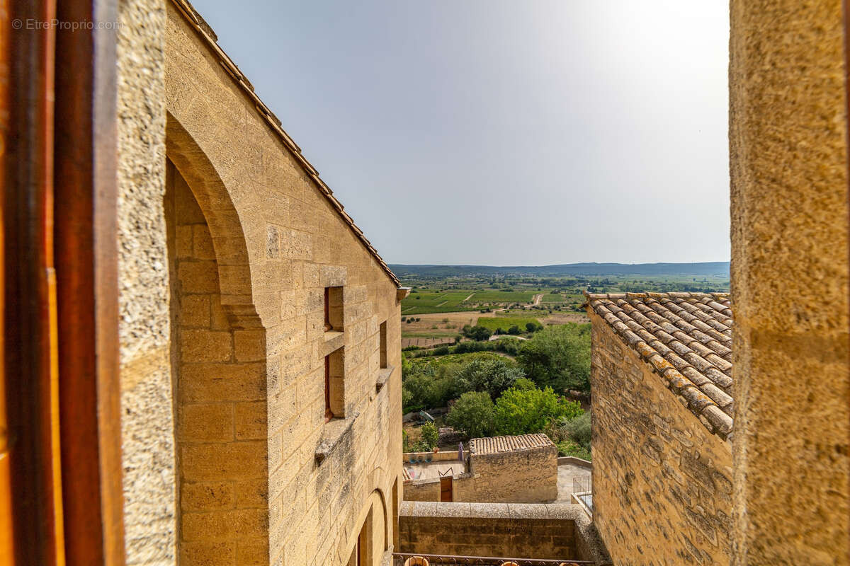 Maison de village en pierre rénovée avec vue. - photo 3