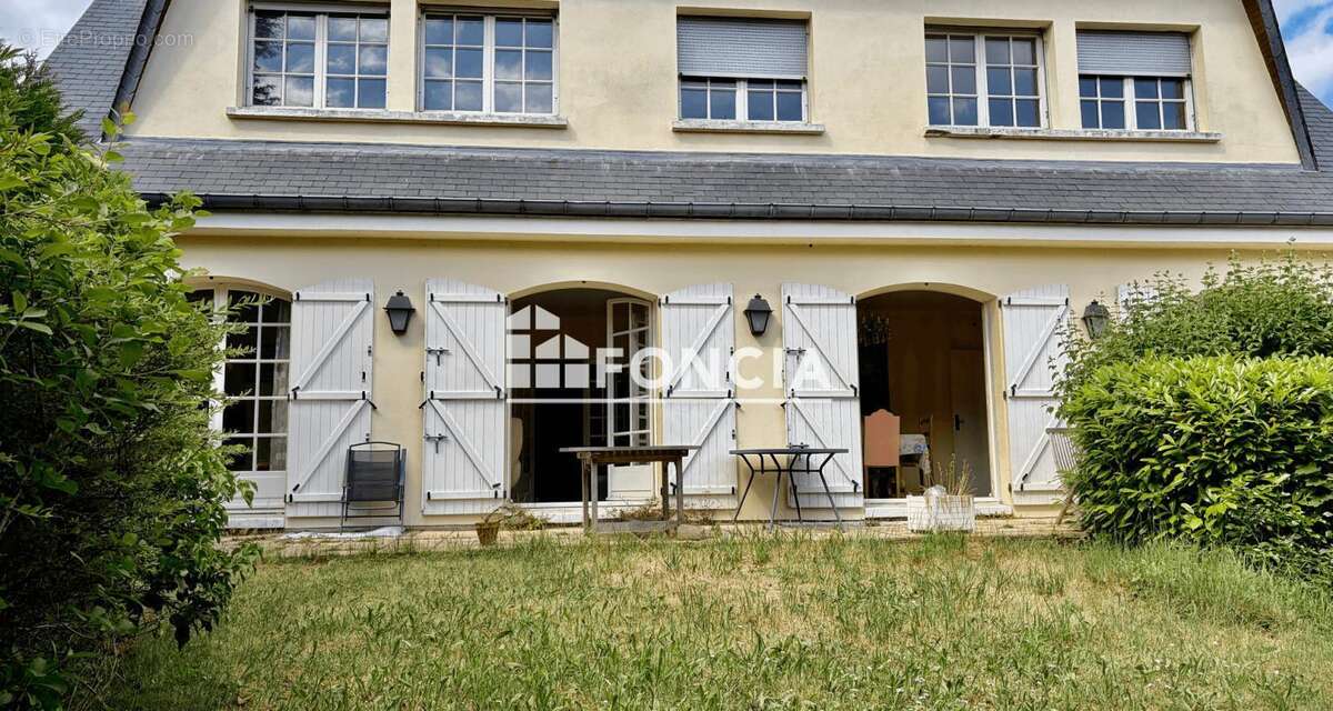 Maison à LE PLESSIS-ROBINSON
