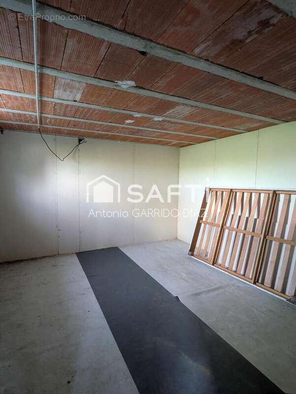 Maison 130 m² à Gimat  - photo 5