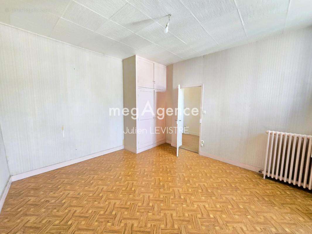 Maison à TOURY