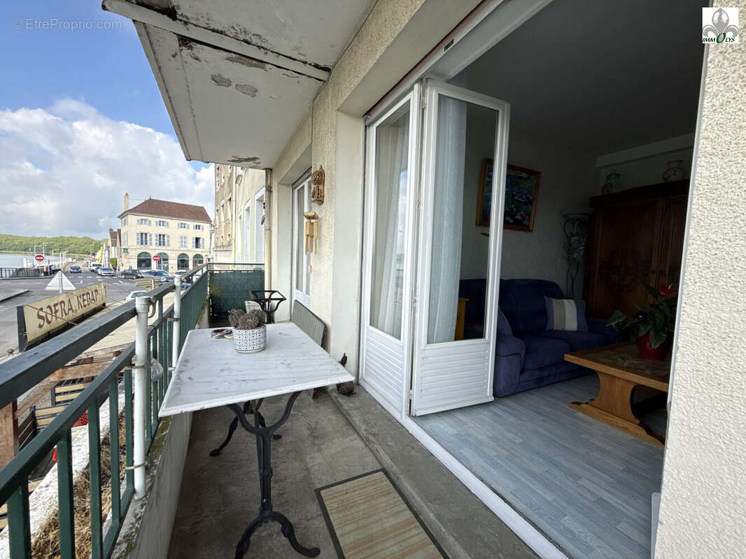 Appartement au 1er étage - Appartement à SAINT-JEAN-DE-LOSNE