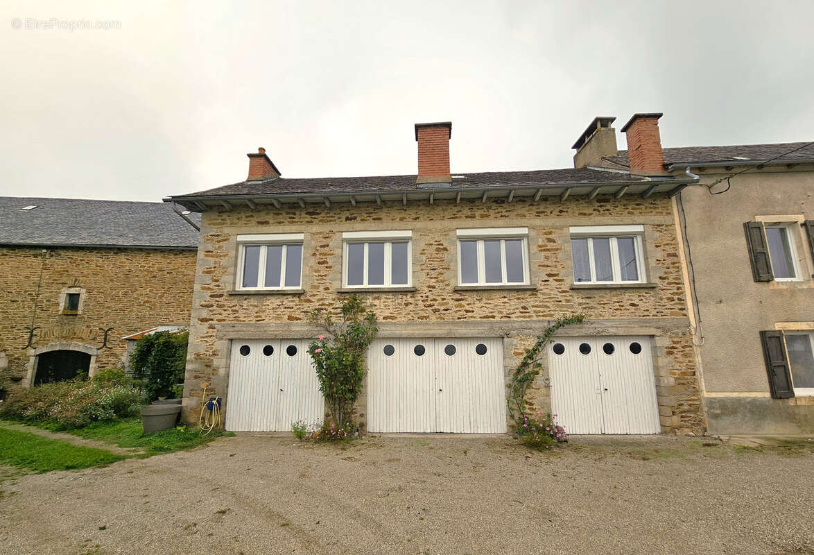 Maison à CALMONT