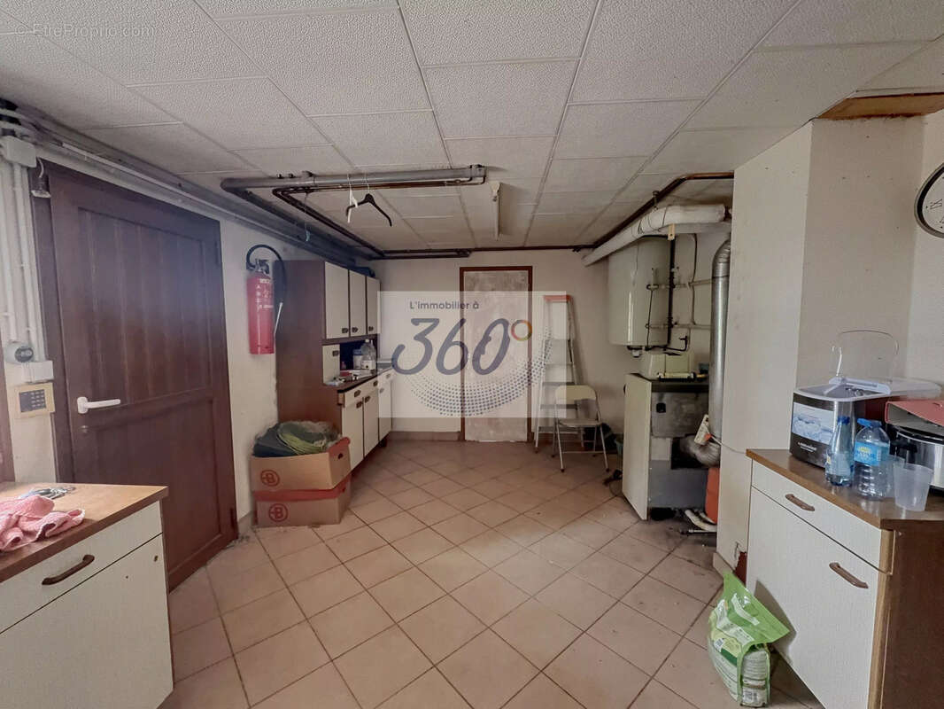 Maison Familiale aux portes de Louhans : élégante propriété familiale aux volumes remarquables et fort potenti - photo 17