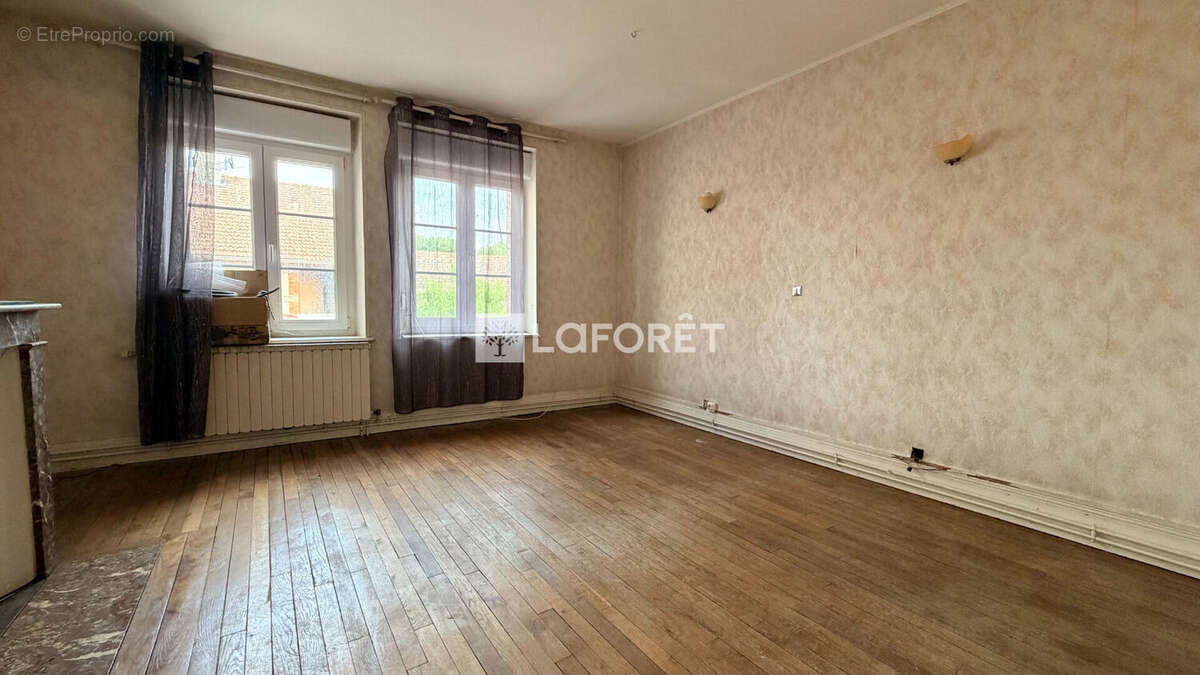 Varennes-en-argonne - immeuble 171 m² - photo 8