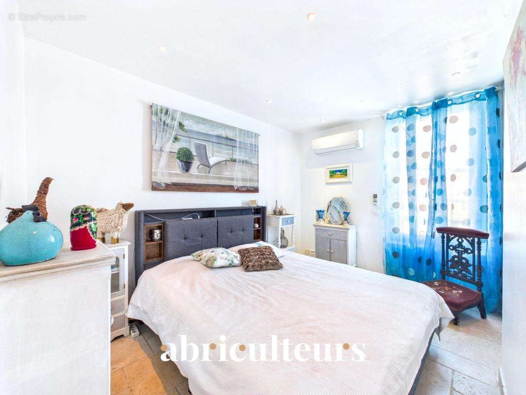 Maison de ville en pierre de 100 m² avec jardin et piscine en vente à Cavaillon (84300) - photo 11