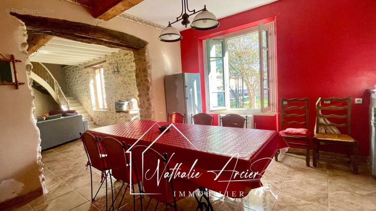 Maison à SAINT-HILAIRE