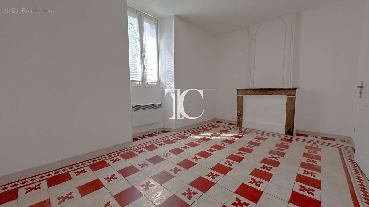 Maison à COURRY