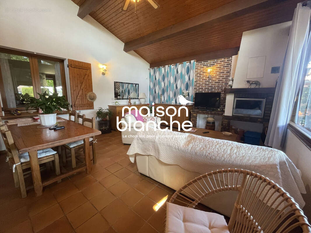 Maison à SAINT-EMILION