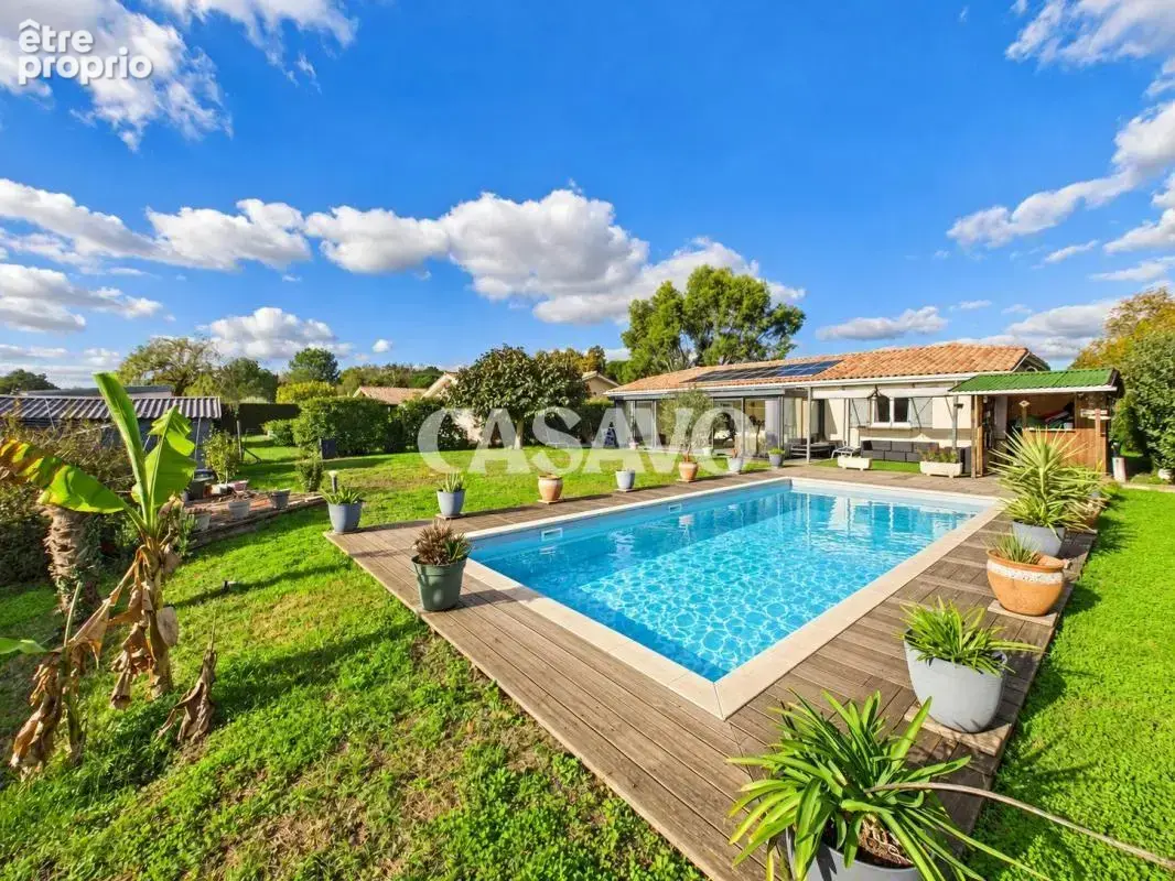 Vente Maison 5 pièces de 130m² - 33160 Saint-Médard-en-Jalles - photo 1