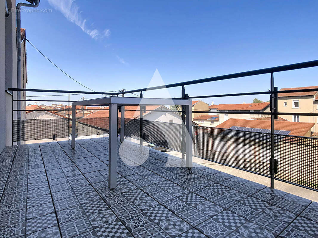 Appartement Chazelles Sur Lyon 3 pièce(s) avec balcon - photo 4