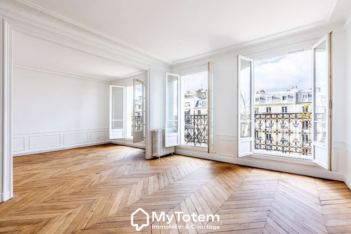 Appartement à PARIS-17E
