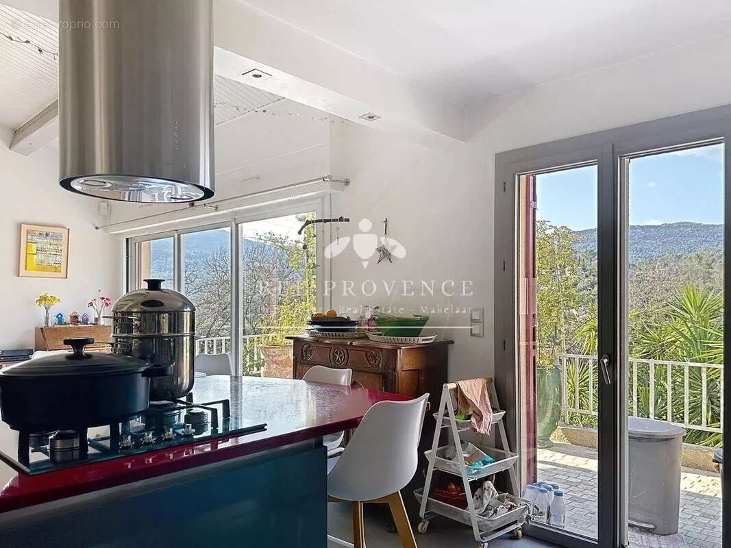 Maison à SOLLIES-TOUCAS