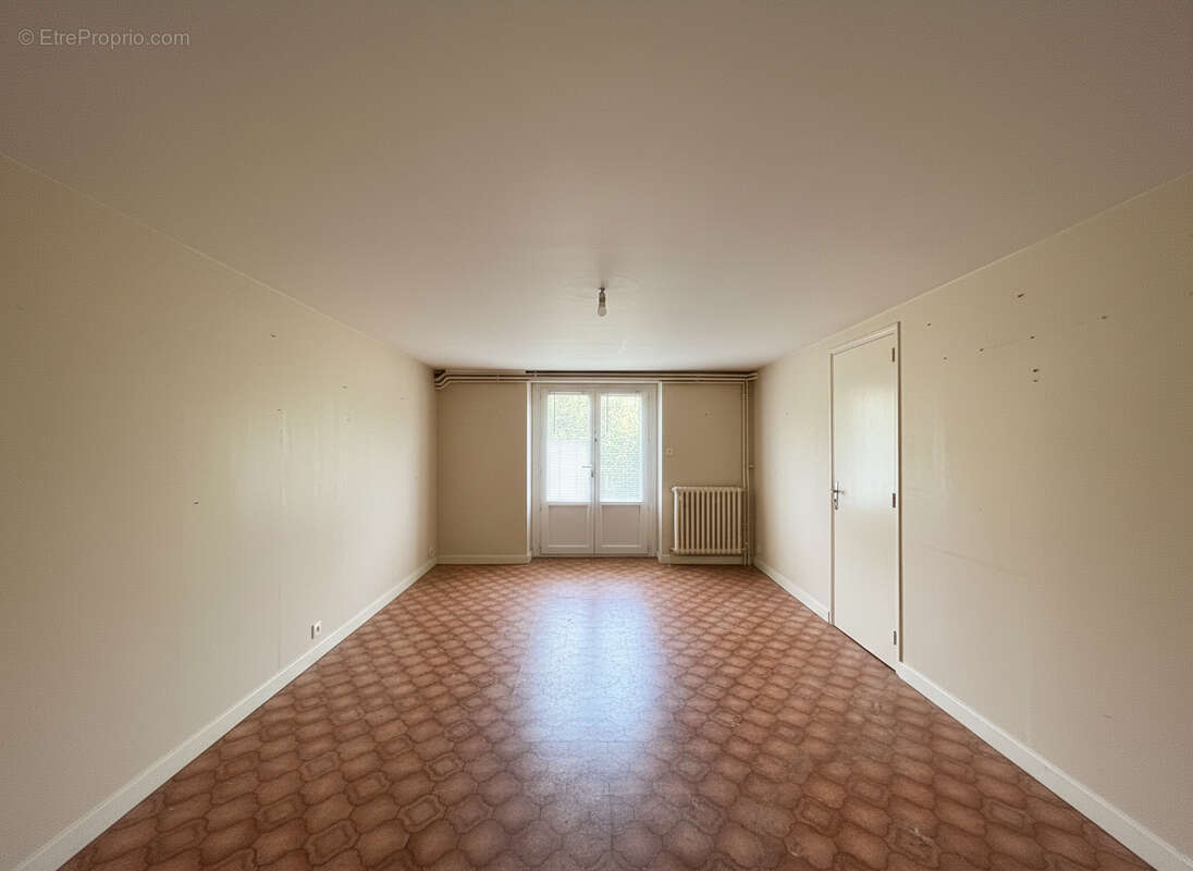 Angoulême - Maison années 60  - 130m² environ avec 5 chambres - photo 4