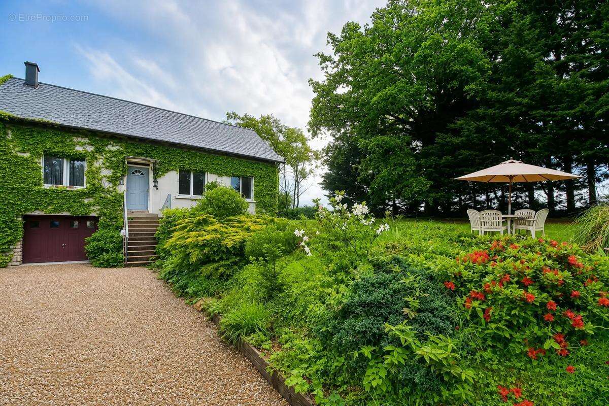 Maison de 8 pièces de 189 m² à Saint-Saturnin - photo 25