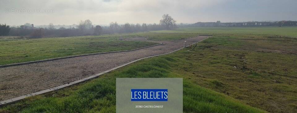 Terrain à CASTELGINEST