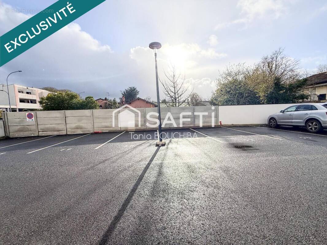 Photo 1 - Parking à VILLENAVE-D&#039;ORNON