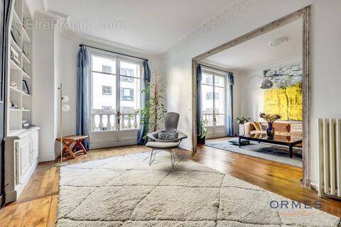 Appartement à PARIS-7E