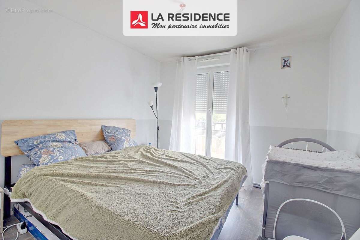 Appartement à CHANTELOUP-LES-VIGNES