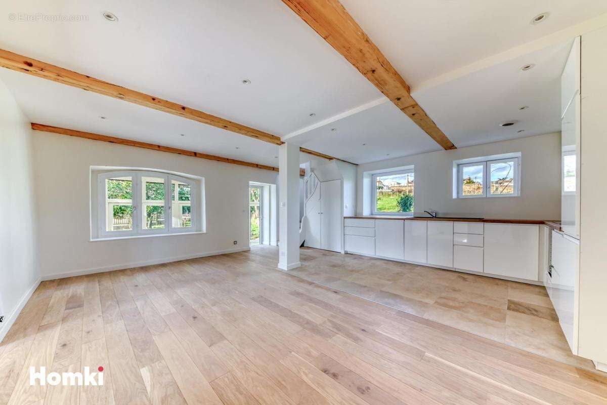Maison/Villa T6 de 165 m2 à Sainte-Consorce 69280 - photo 5