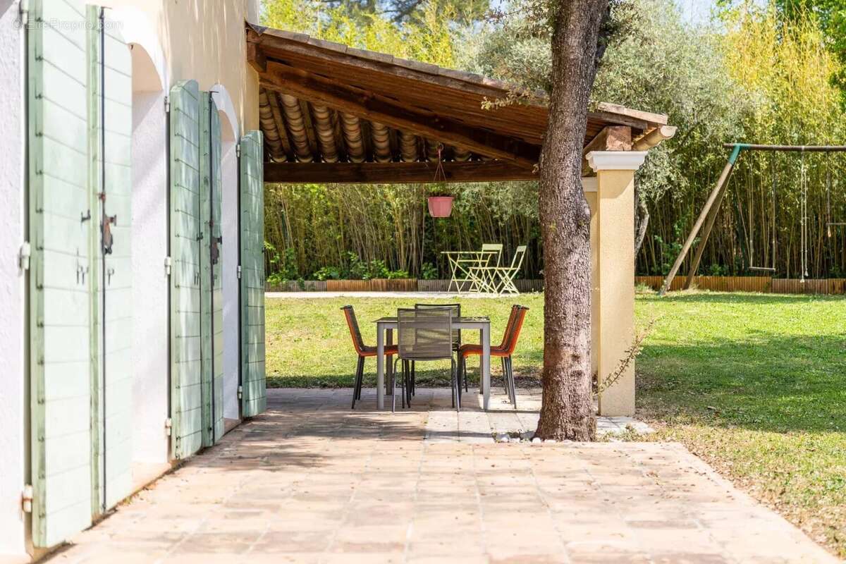 Maison à VALBONNE