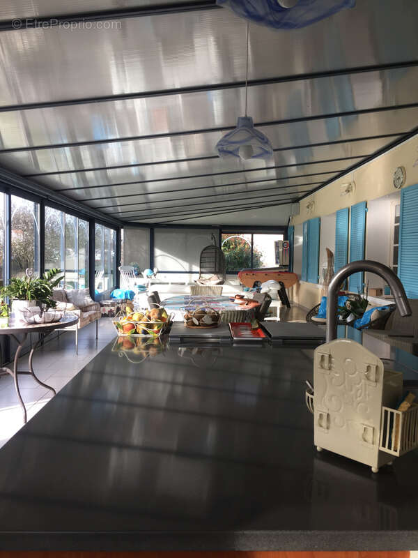 Très belle propriété prestations haut de gamme avec 280 m2 sur 5000 m2 de terrain avec piscine - photo 3