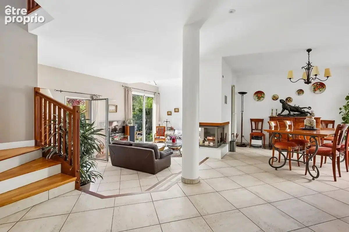 Exclusivite chatou - maison contemporaine de 190  m² - terrain 706 m² - sous-sol - au calme- lumineux - sans vis a vis - photo 2