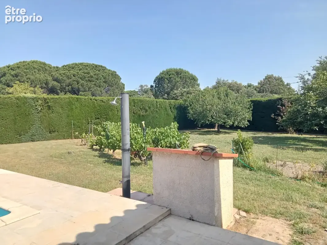 Beau terrain à construire, avec habitation et grande piscine - photo 7