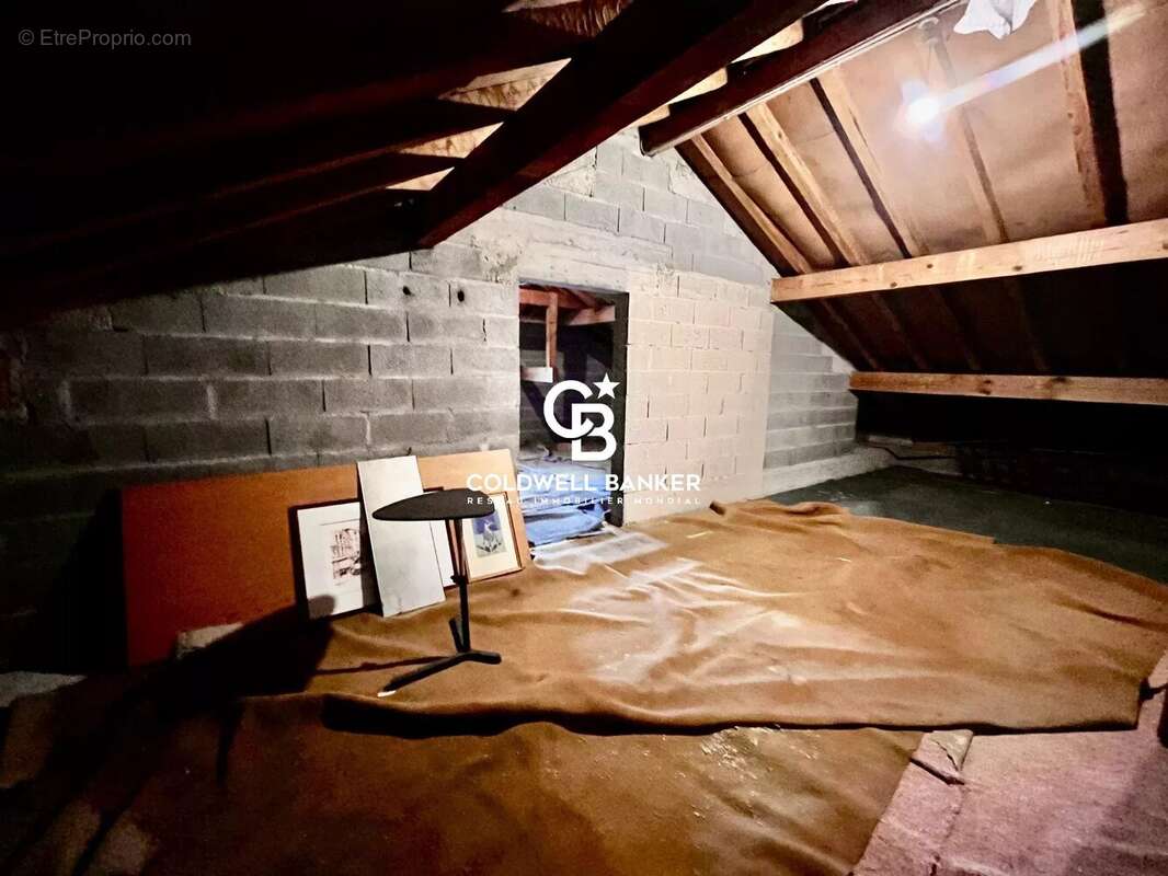 Appartement avec combles aménageables proche gare d'Annemasse - photo 10