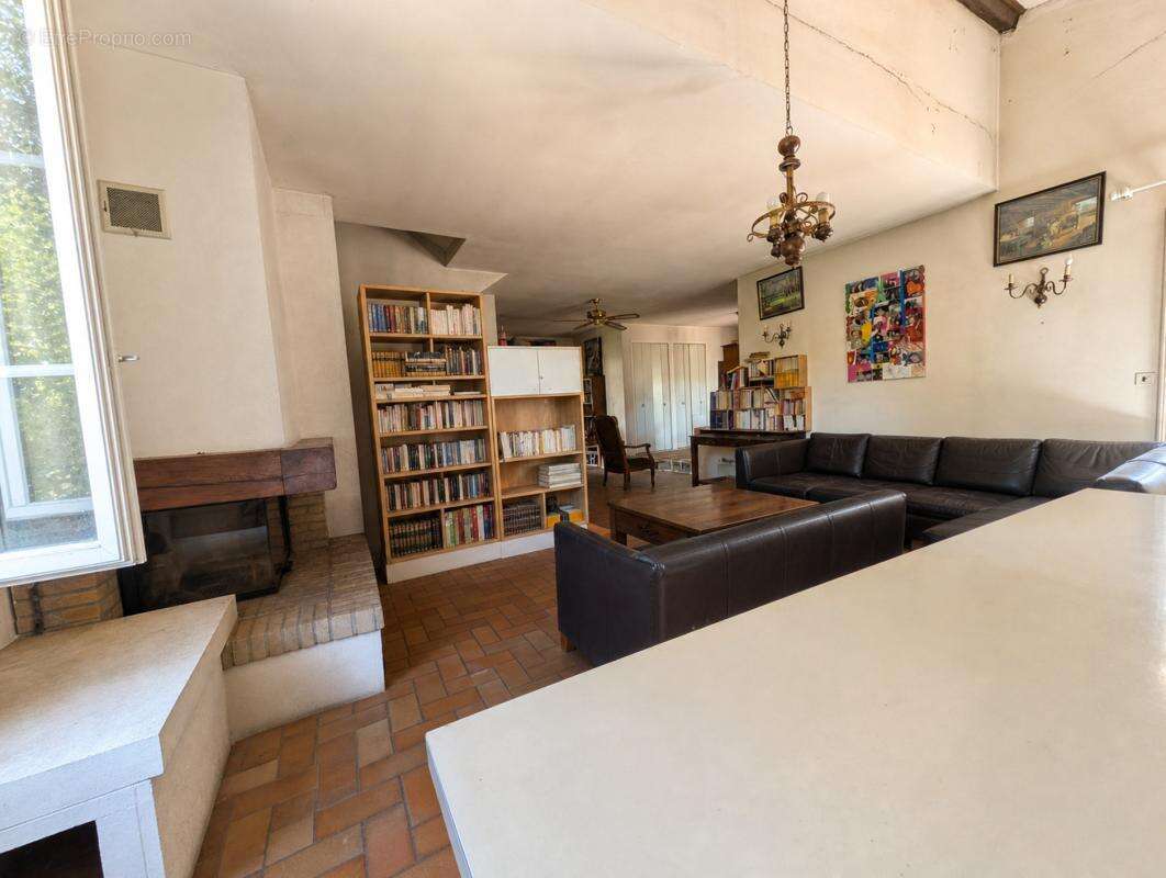 Maison 294 m² à Marseille-12e  - photo 7