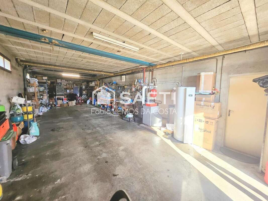 Photo 8 - Commerce à MONTREAL