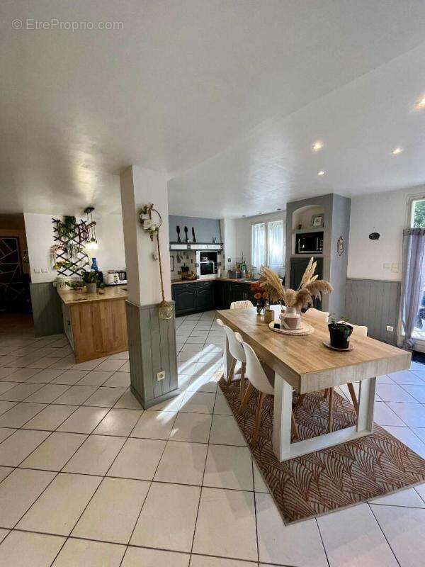 Maison à CHATEAU-L&#039;EVEQUE